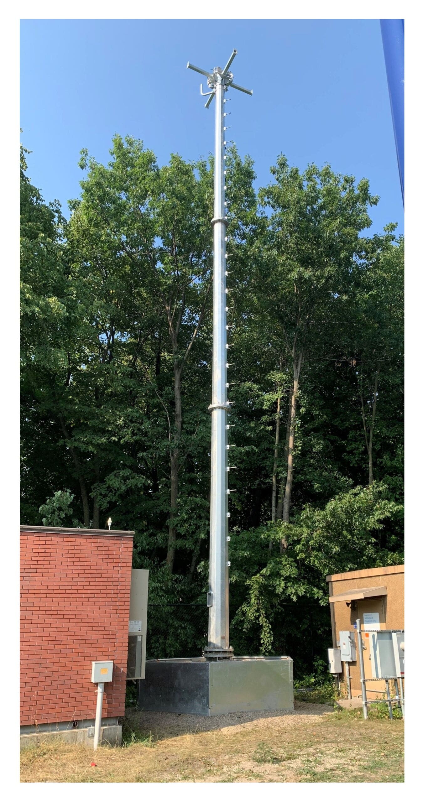 ARE AFS 400 Tilt-Up Monopole Ballasted System